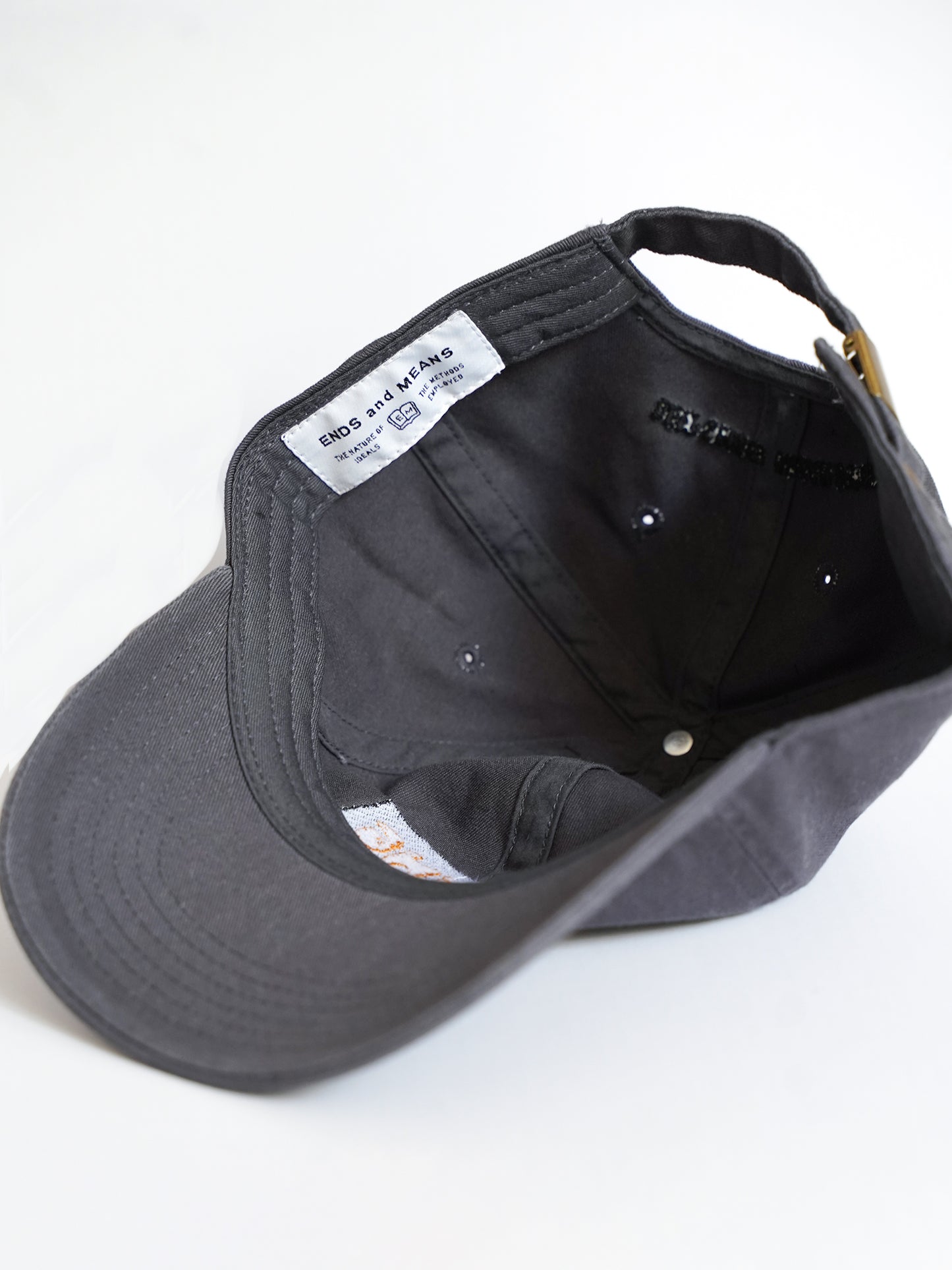LIVING souvenir cap