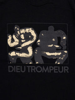 DIEU TROMPEUR Tee