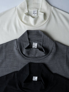 Merino Wool Pocket Long-Sleeve Mock Neck Tee