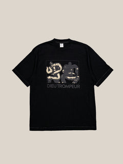 DIEU TROMPEUR Tee