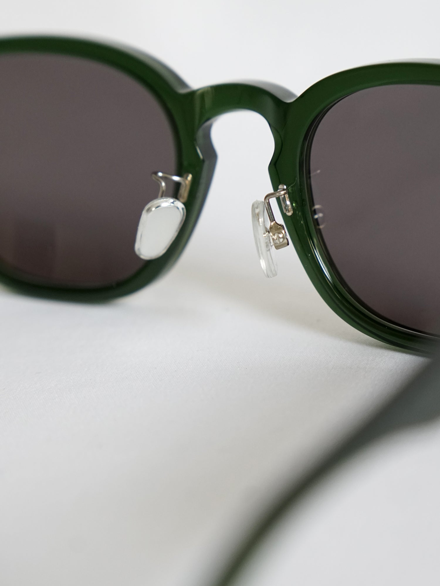 Monokel Eyewear River Bottle Green – CUXTON HOUSE